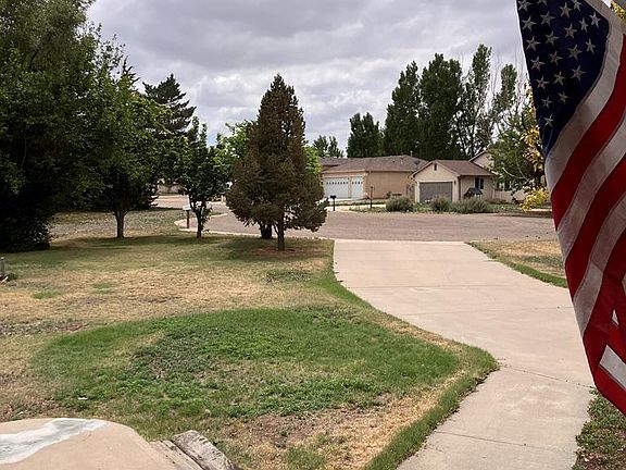 4th image of 700 Lois Ln