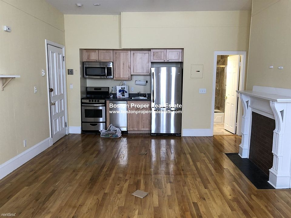 51 Gloucester #22 Boston - Back Bay Unit Photo 3