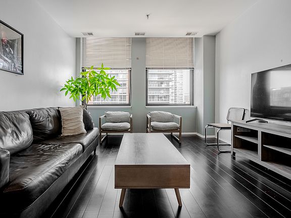 4th image of 780 S Federal St APT 906