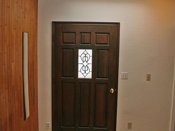 4th image of 1632 Grosbeak Ave