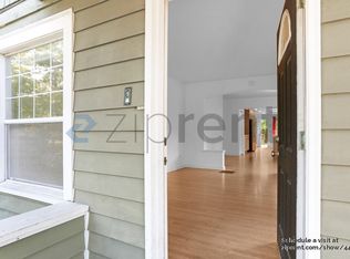5536 27th Ave NE, Seattle, WA 98105