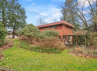1207 Greenhill Rd, Pittsburgh, PA 15209