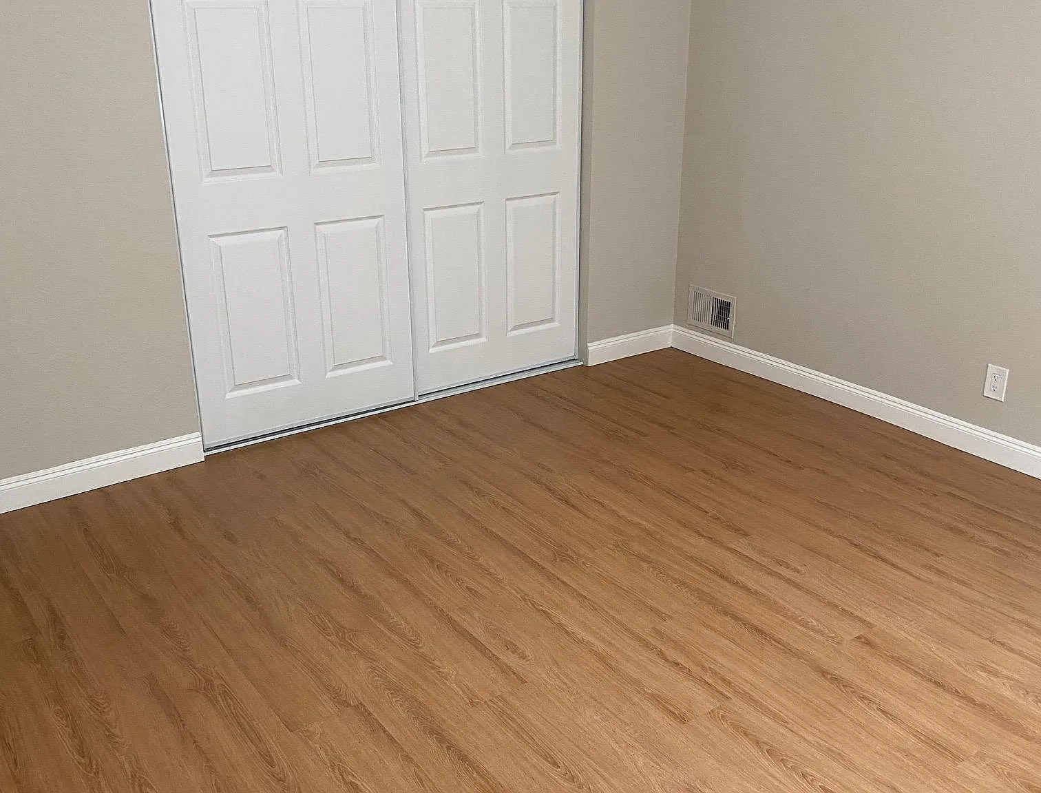 26596 Chisholm Ct — Photo 4