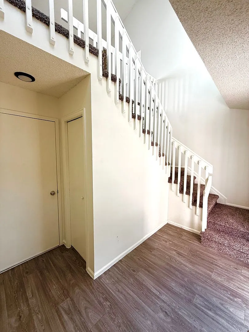 Spacious 2 bed/1 bath townhome in Arvada — Photo 2