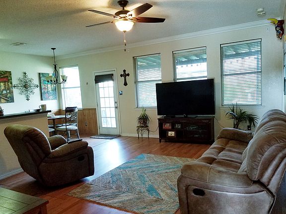 3rd image of 6437 Freshwater Ln