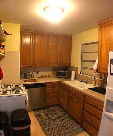 5th image of 3100 Fontana Dr