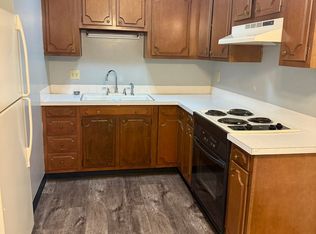 1736 9th Ave APT 61, Moline, IL 61265