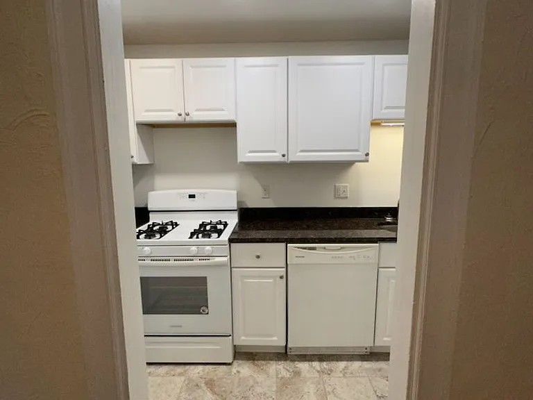 New King Edward Apartments — Photo 205