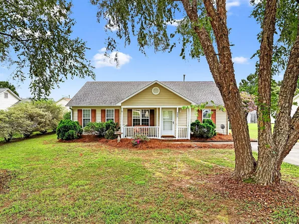 632 Waterford Dr, Clayton, NC 27520