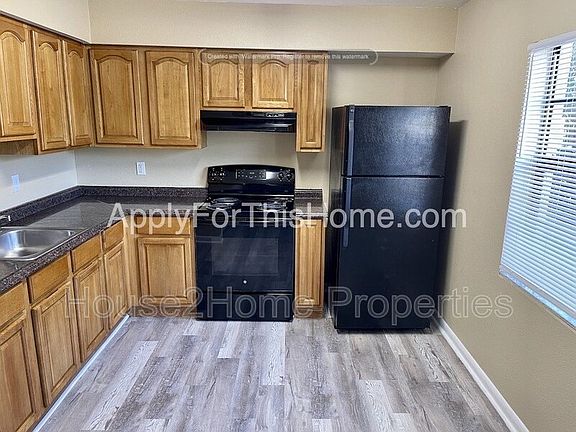 4th image of 3906 E Bird St APT A