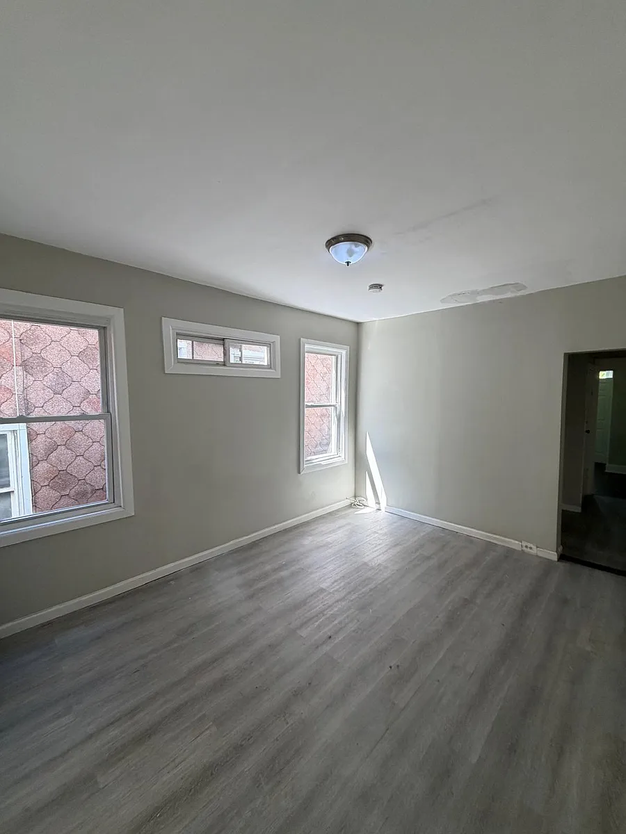 Building Photo - 76 Eaton Pl #2