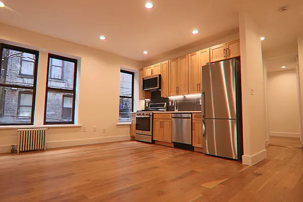 Rented by PMG Real Estate  | media 10