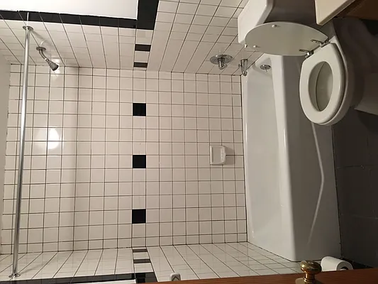 Rented by Peter Meskouris LREB | media 32