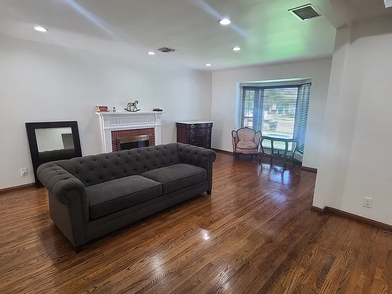 2019 N Manning St — Photo 7