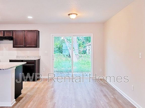 4th image of 4030 Spring Glen Rd