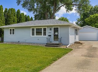 2043 Brookland Dr NE, Cedar Rapids, IA 52402