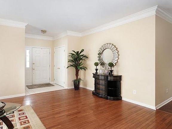 3rd image of 602 Patricia Cir