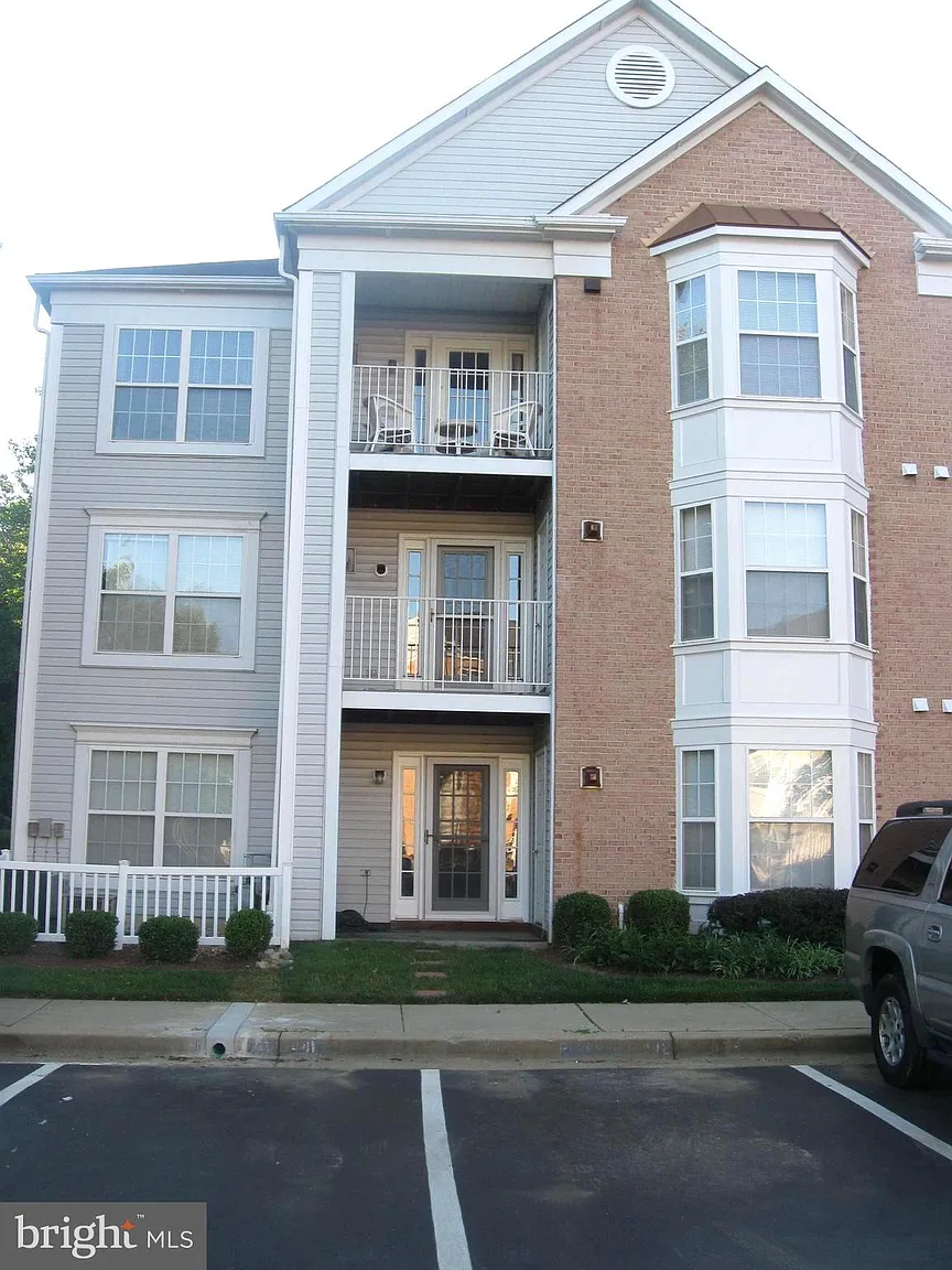2002 Phillips Ter Unit 9 photo 1