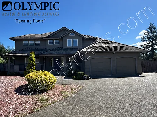 9701 Amanda Dr NE Photo 1