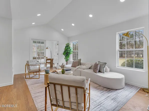 16 Rosewood Court, Lakewood, NJ 08701