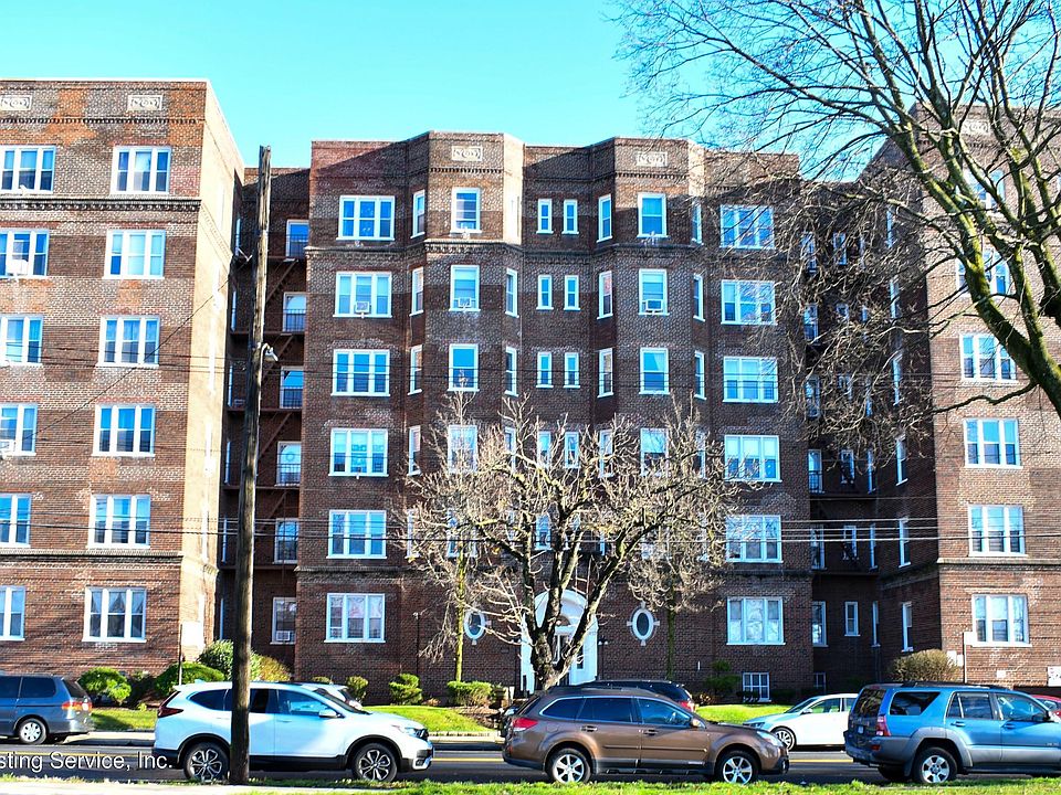1st image of 610 Victory Blvd APT 3J