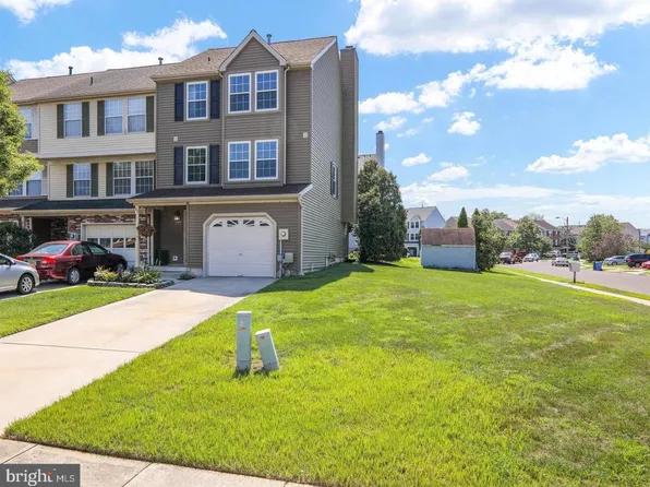 22 Canterbury Ct, Glassboro, NJ 08028