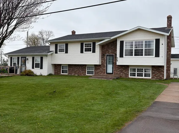 73 Rankin Dr, Stratford, PE C1B 2C4
