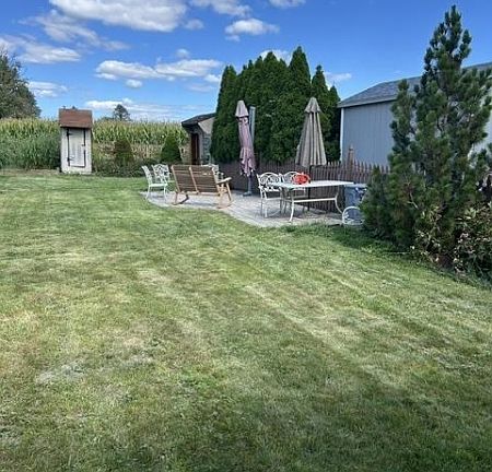 4th image of 214 N Church Rd