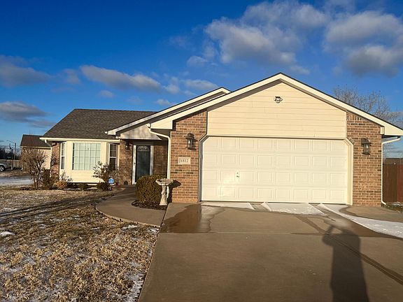 2nd image of 1812 S Smithmoor Ct