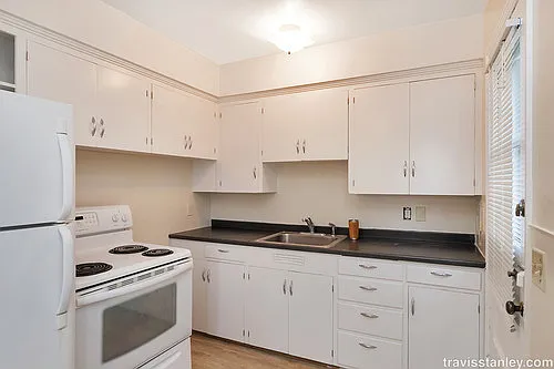 3223 NE Emerson St #4 — Photo 5