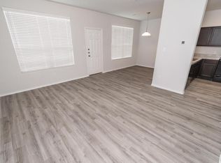 1101 Crossing Dr, Bryan, TX 77803