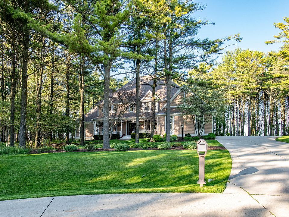 1st image of 704 Weiss Dr