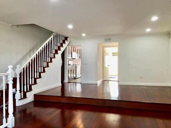 3rd image of 18102 Burbank Blvd Unit 6