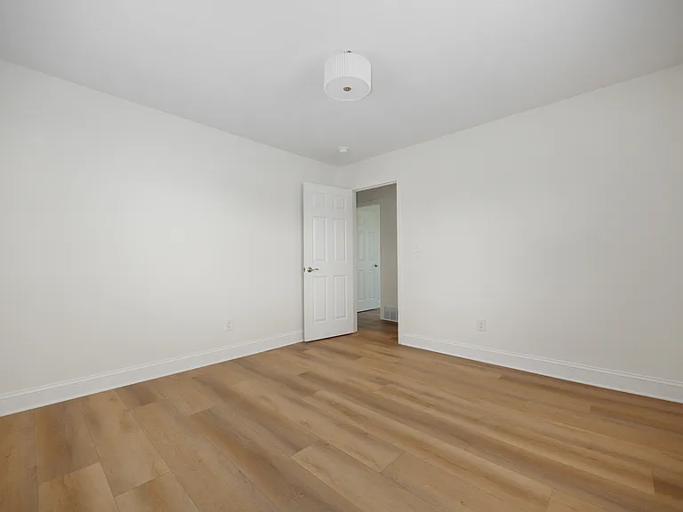1574 Dyer Rd — Photo 18