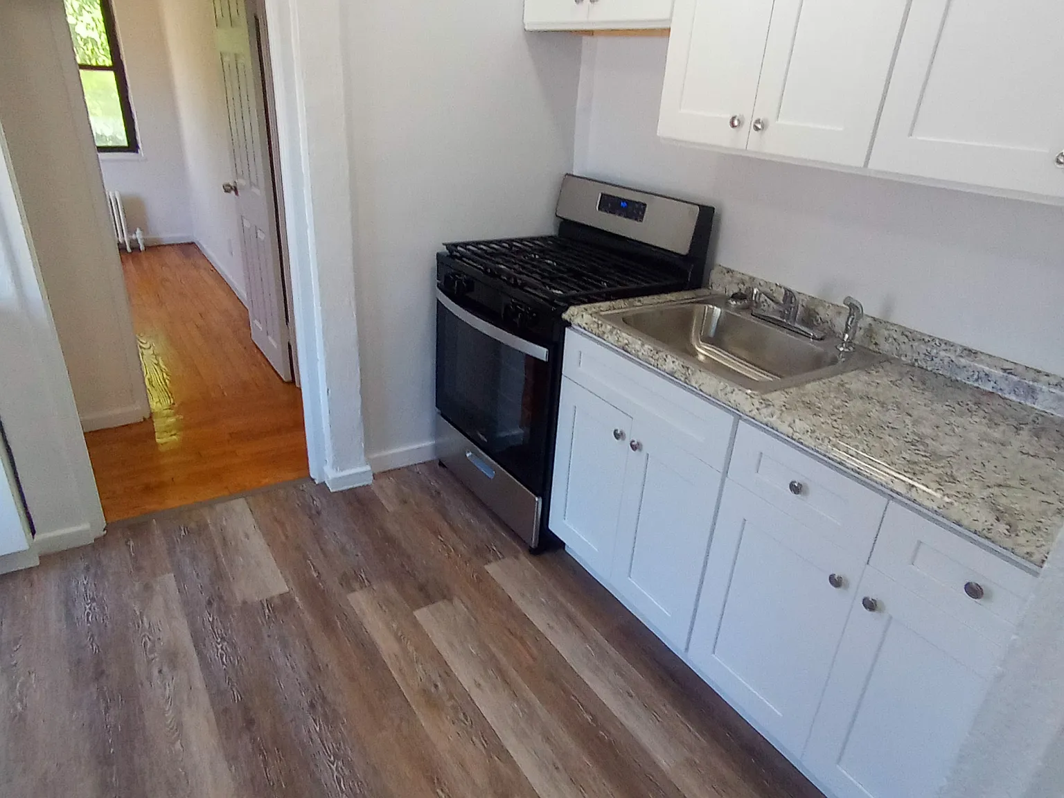 2095 Brookside Dr — Photo 4