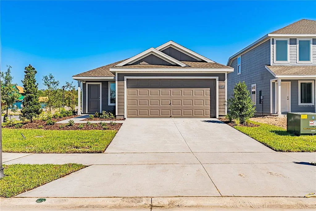 4 bed, 2.0 bath, 1600 sqft, $2,200 — Photo 1