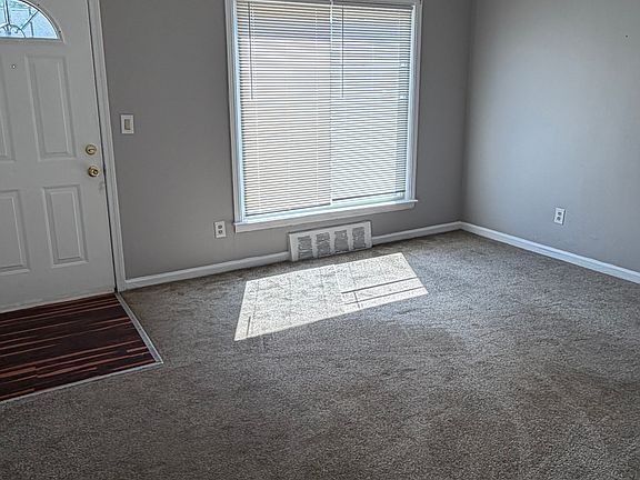 3rd image of 20451 Wexford St