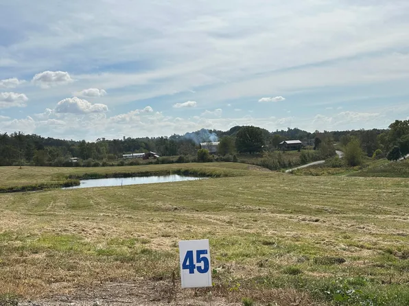45 Bull Lot Run, East Bernstadt, KY 40729