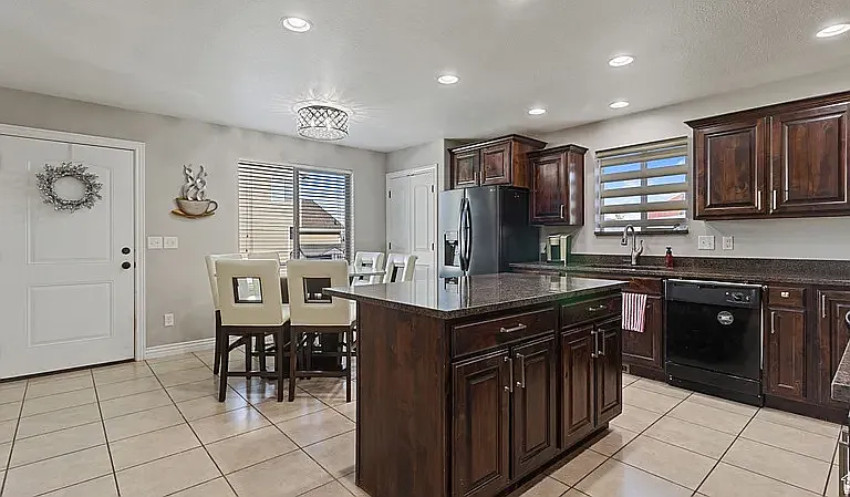 2077 N 1450 W — Photo 6