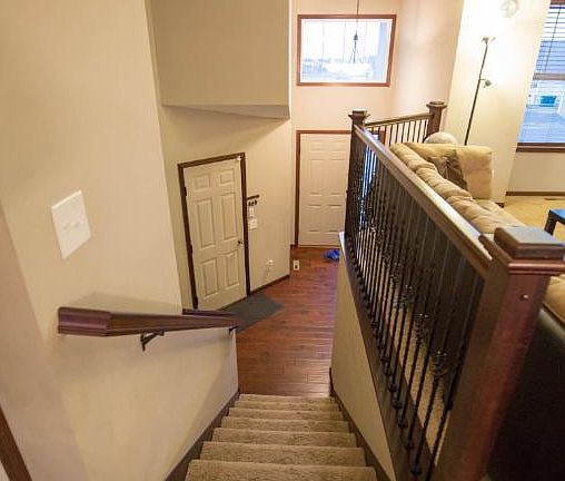4th image of 12042 Urbank Cir NE