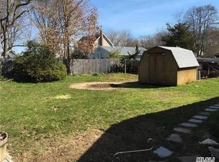 26 Calverton Ct, Calverton, NY 11933