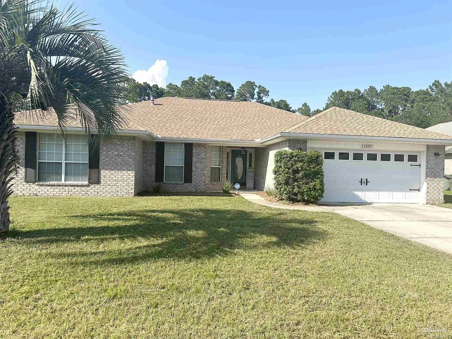 3 bed, 2076 sqft, $1,995 — Photo 2