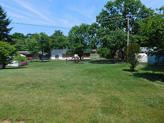 2nd image of 462 Elden Ave