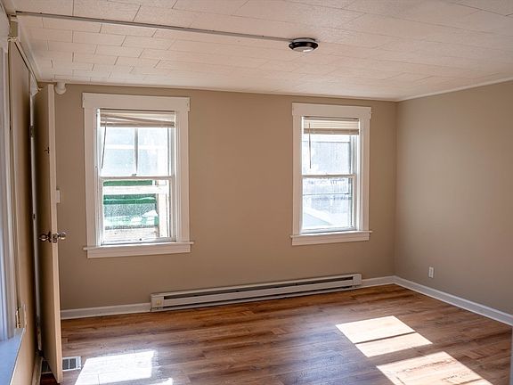 5th image of 815-815 River St #819