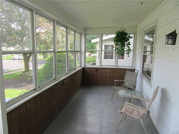 3rd image of 216 Forest Hill Dr