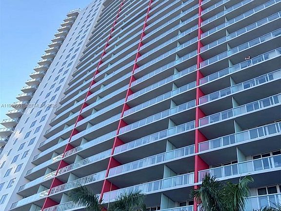 2nd image of 2602 E Hallandale Beach Blvd #R2709