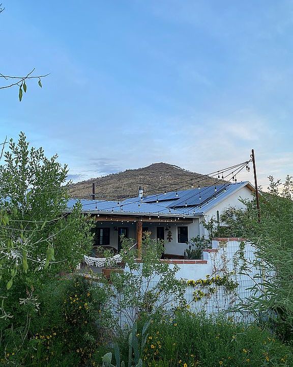1st image of 947 W 21st St
