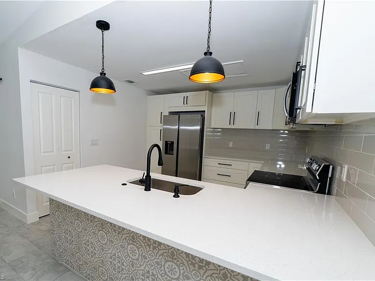 6306 Royal Woods Dr — Photo 12