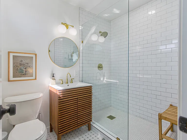 644 Arthur Ave — Photo 16