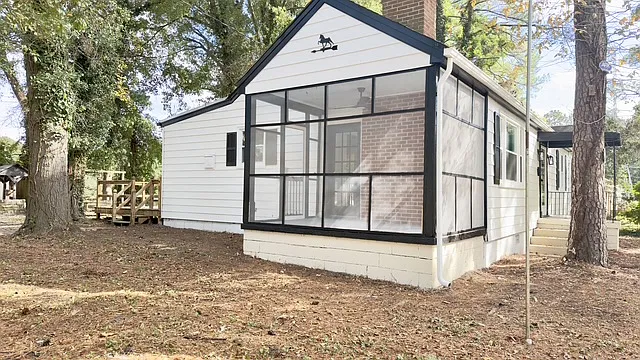 3 bed, 1030 sqft, $2,095 — Photo 2